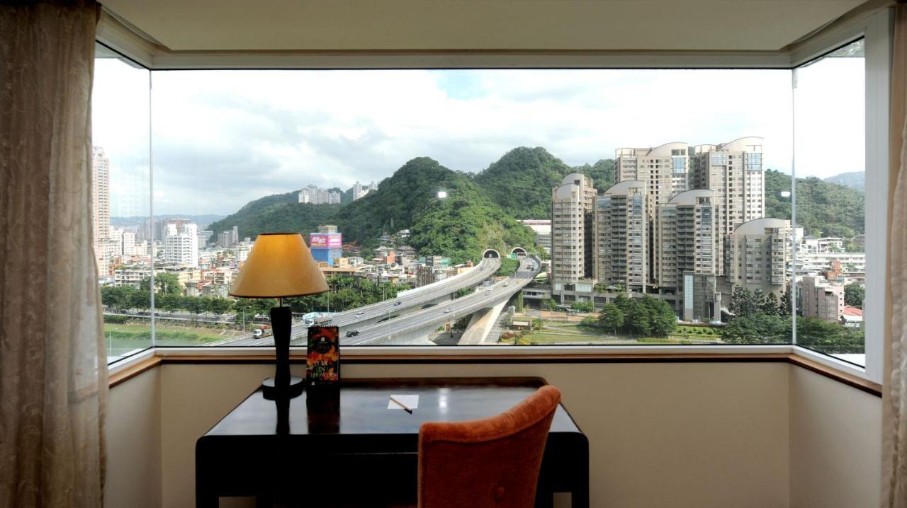 Beautiful Hotel Taipei Синдиан-Сити Экстерьер фото